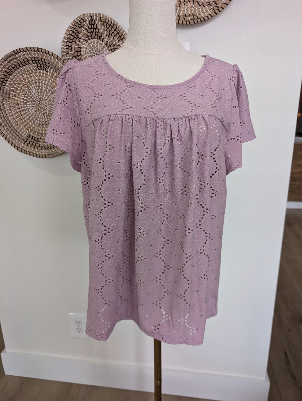 Ann Taylor Factory Lavender Floral Eyelet Flutter Sleeve Top Size M